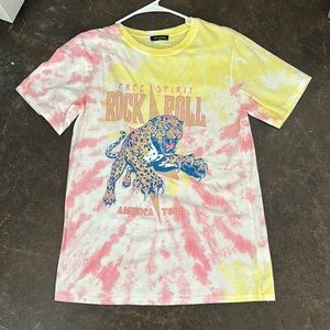 Zutter shirt, pink and yellow with tiger on it